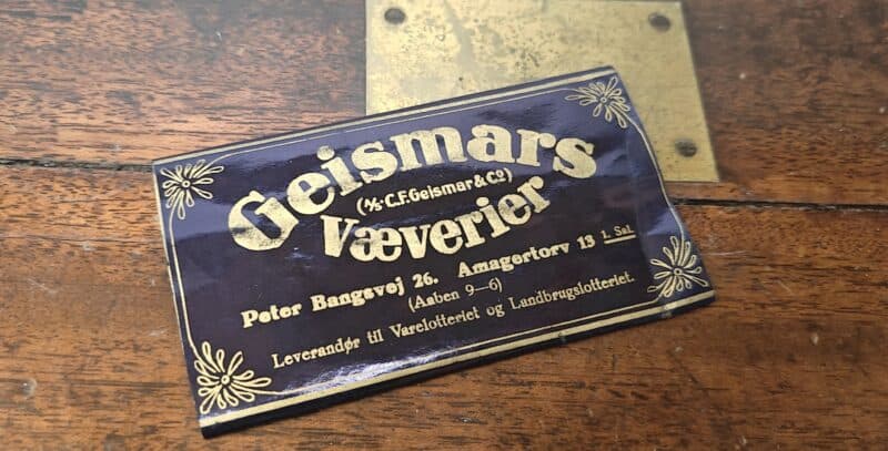 Geismars Væverier. Peter Bangsvej 26. Amagertorv 13. Nålesæt. Reklame